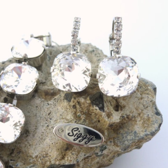 COPY - Swarovski Crystal Cushion Cut Drop Earrings - Picture 3 of 9